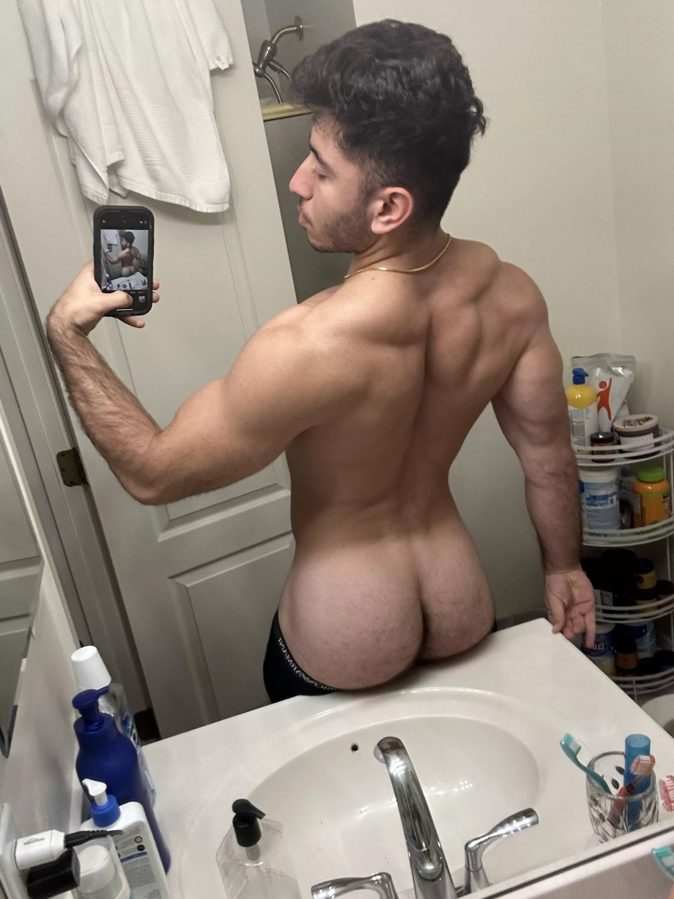 Butt pics before the gym
