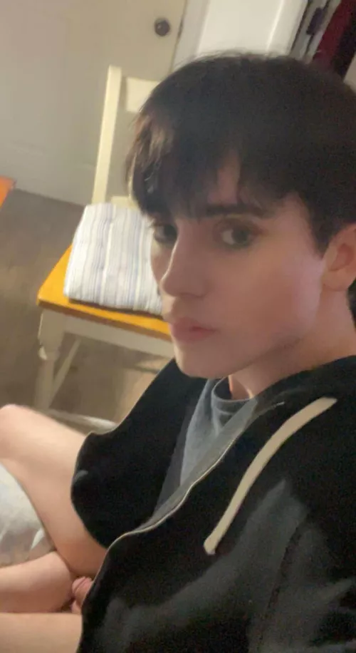 Can you see my clit ..