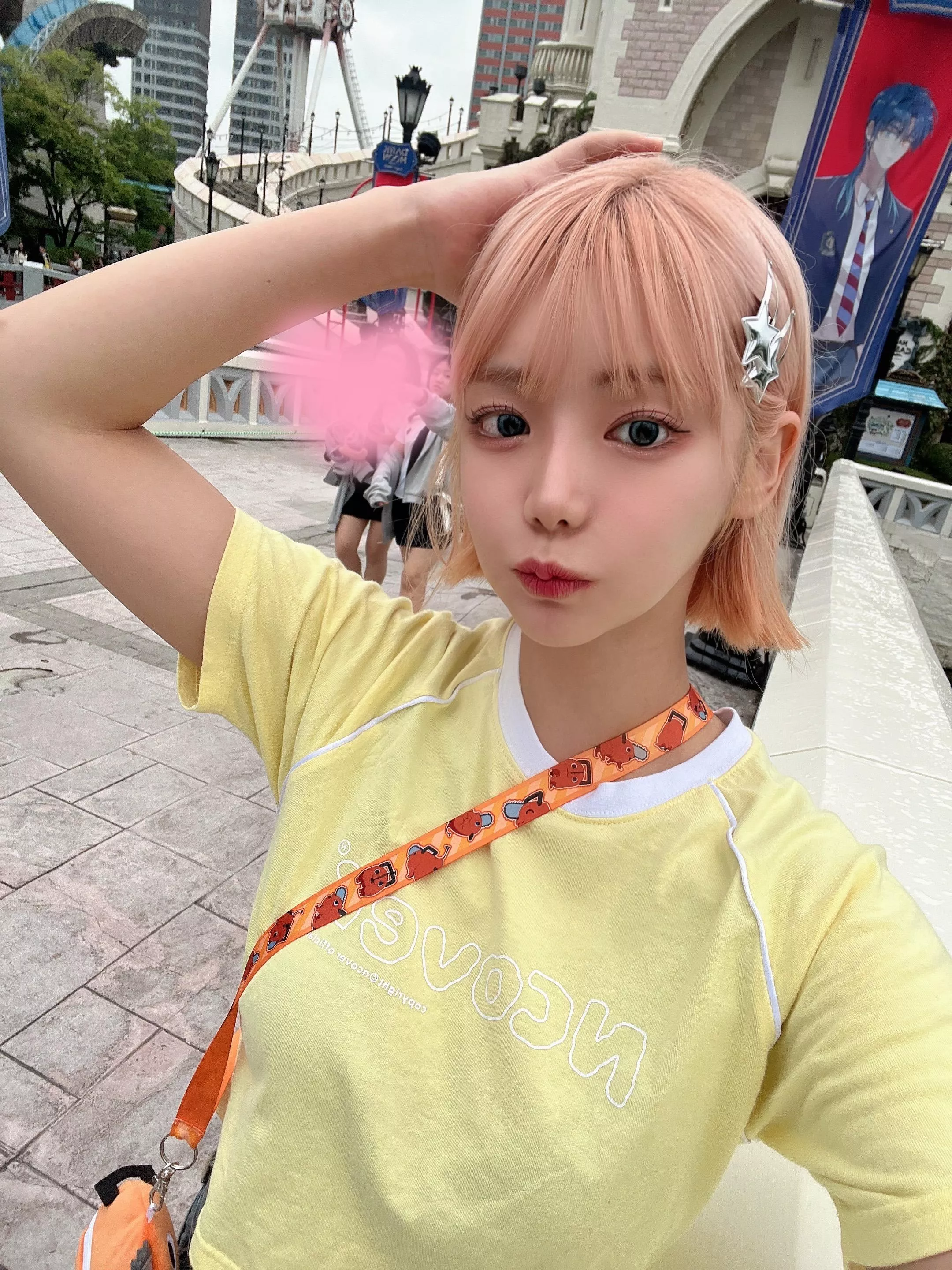 Does pink suit me or should I go back to black? ;3