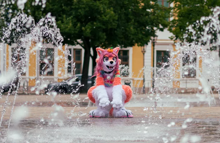 Enjoy your fursuit friday - ideally outside :3 [Lenny]