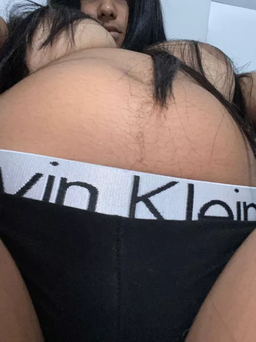 Hello, do you like my tummy 🥺