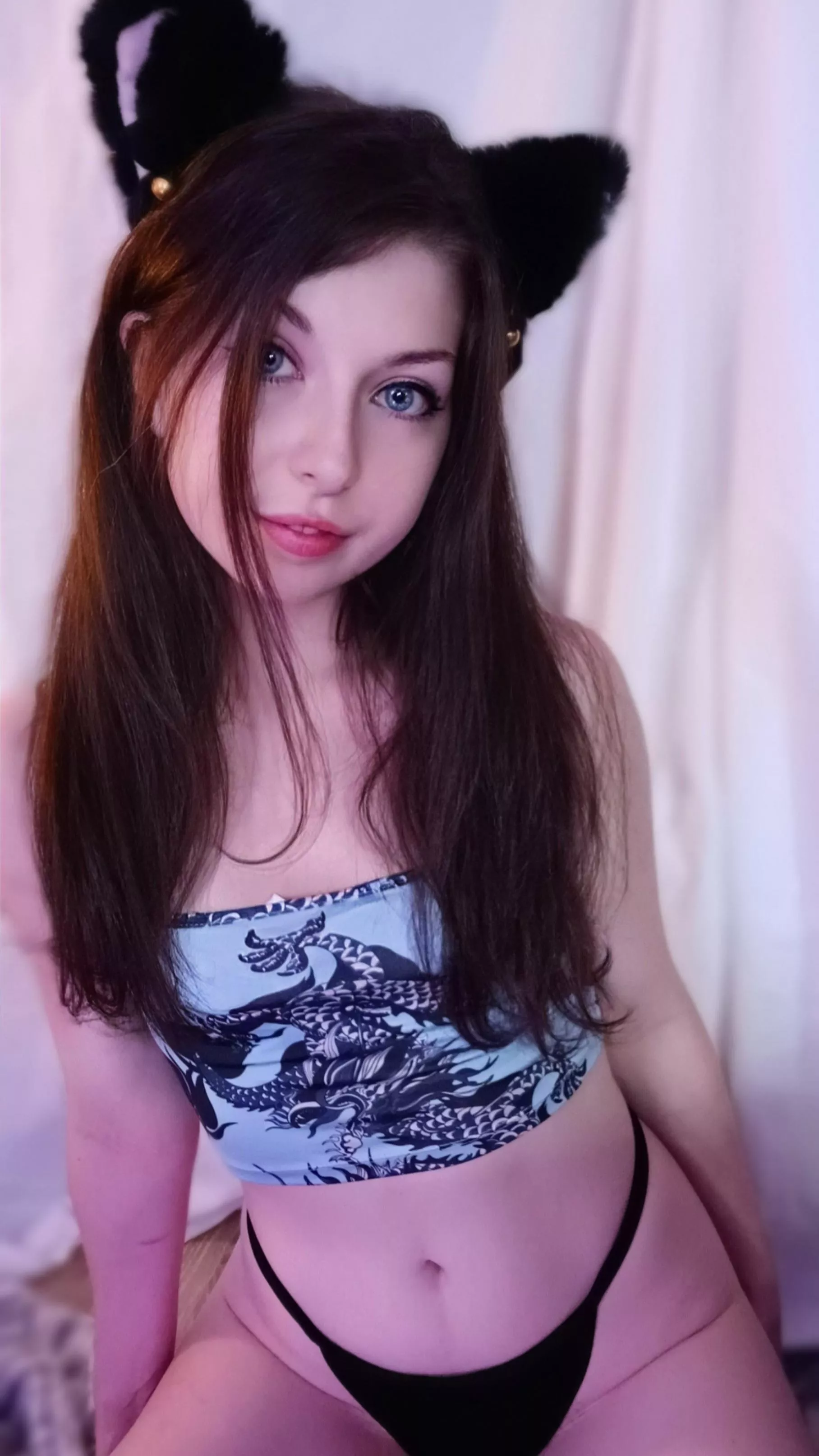 I could be your little pet 🖤