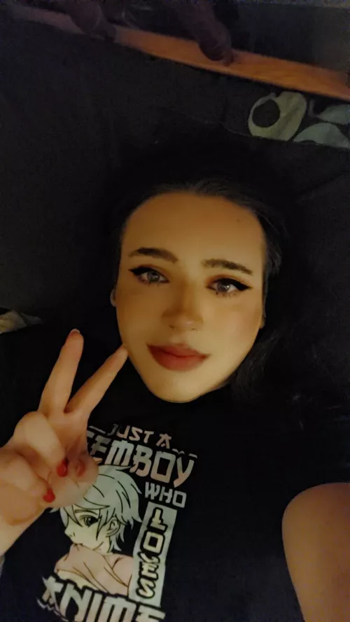 Is it still femboy Friday? Feel free to say hi! 💕