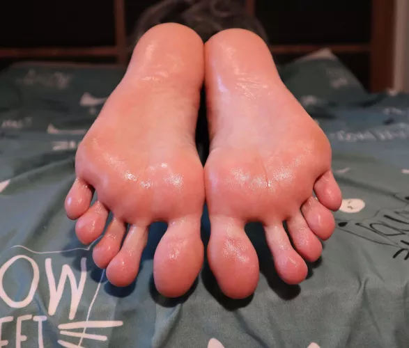 Is this a good worshiping position for you? My toes are ready for it <3