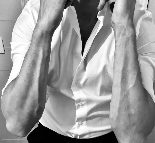 It’s Friday! Let me hug you :)