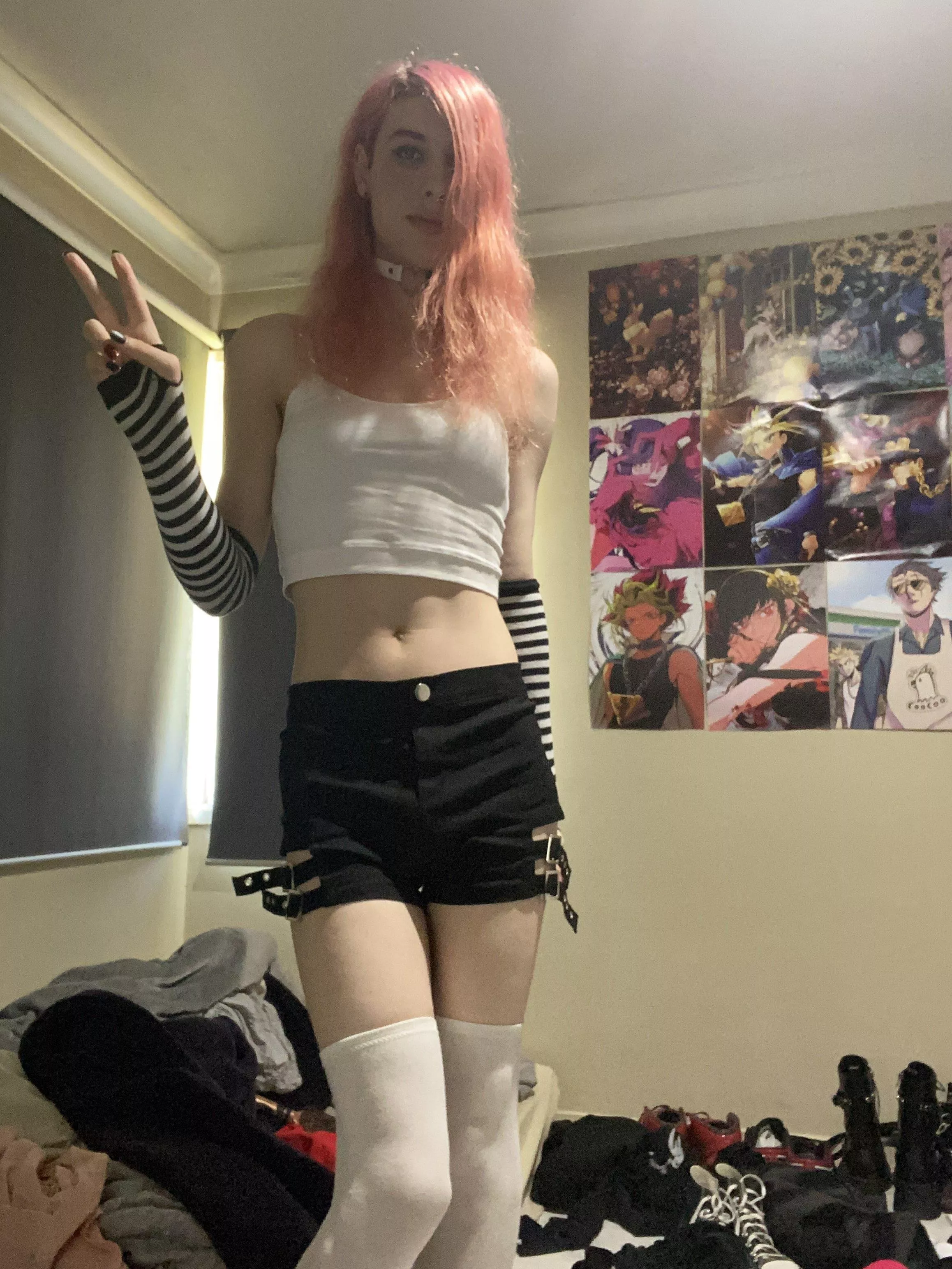 just my fit for today don't mine the messy room hope i look ok