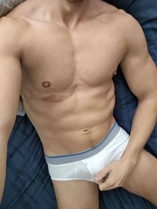 Lounging around in my MW TWs today. Happy weekend, brothers.