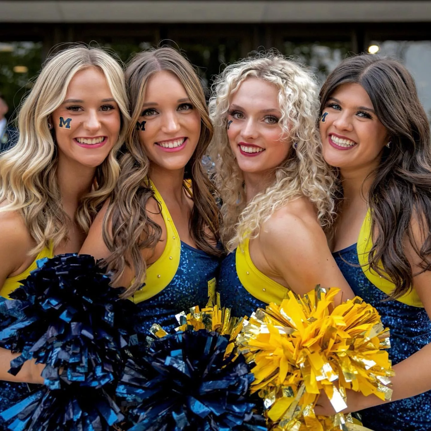 Michigan cheerleaders [4]