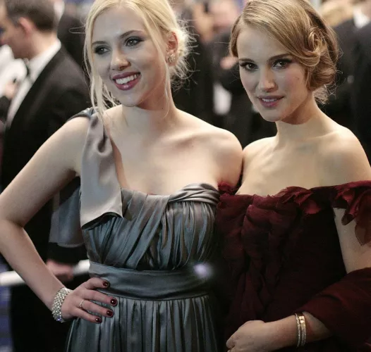 Scarlett Johansson & Natalie Portman