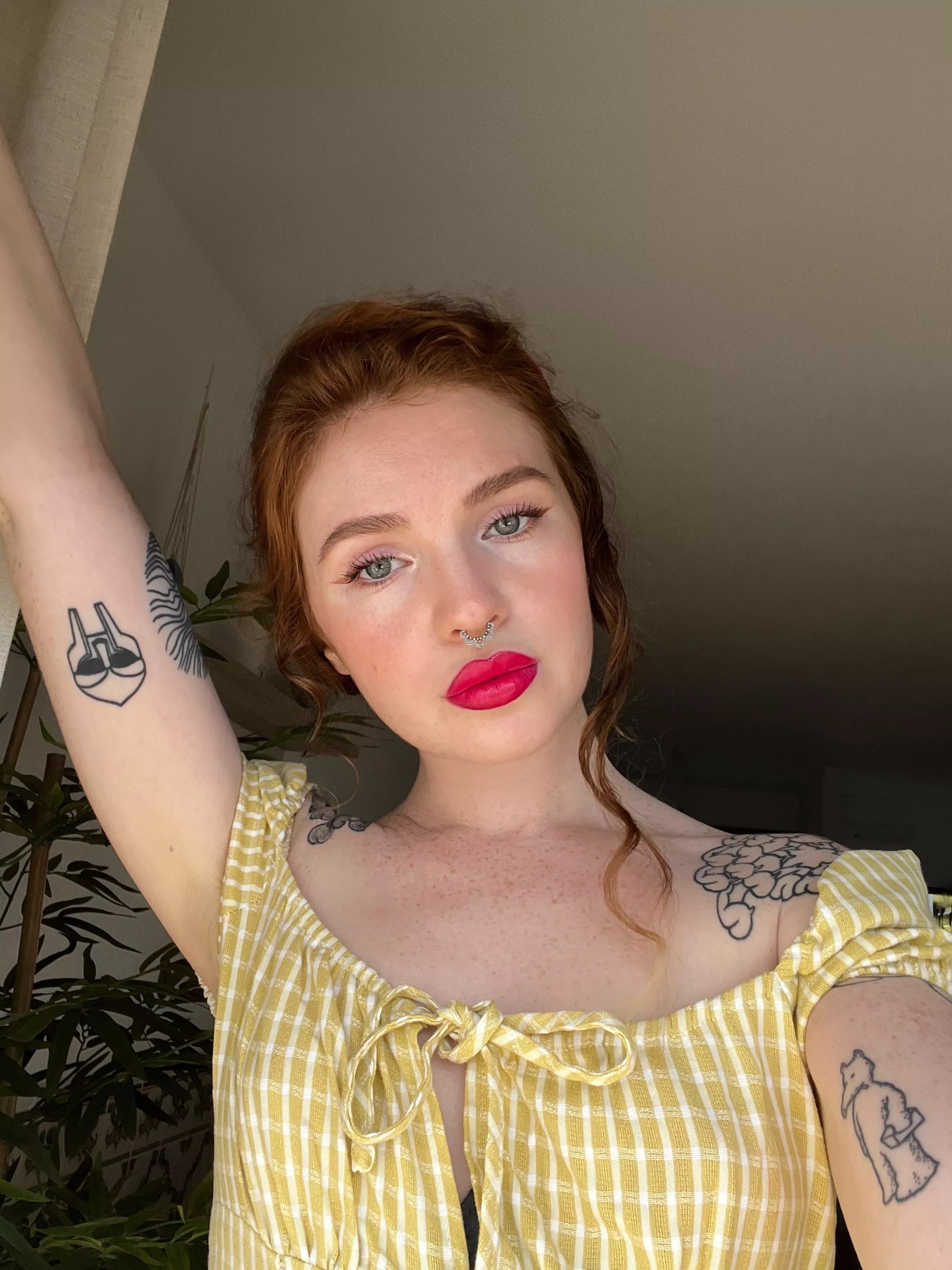 Trying out a new lip colour [f]