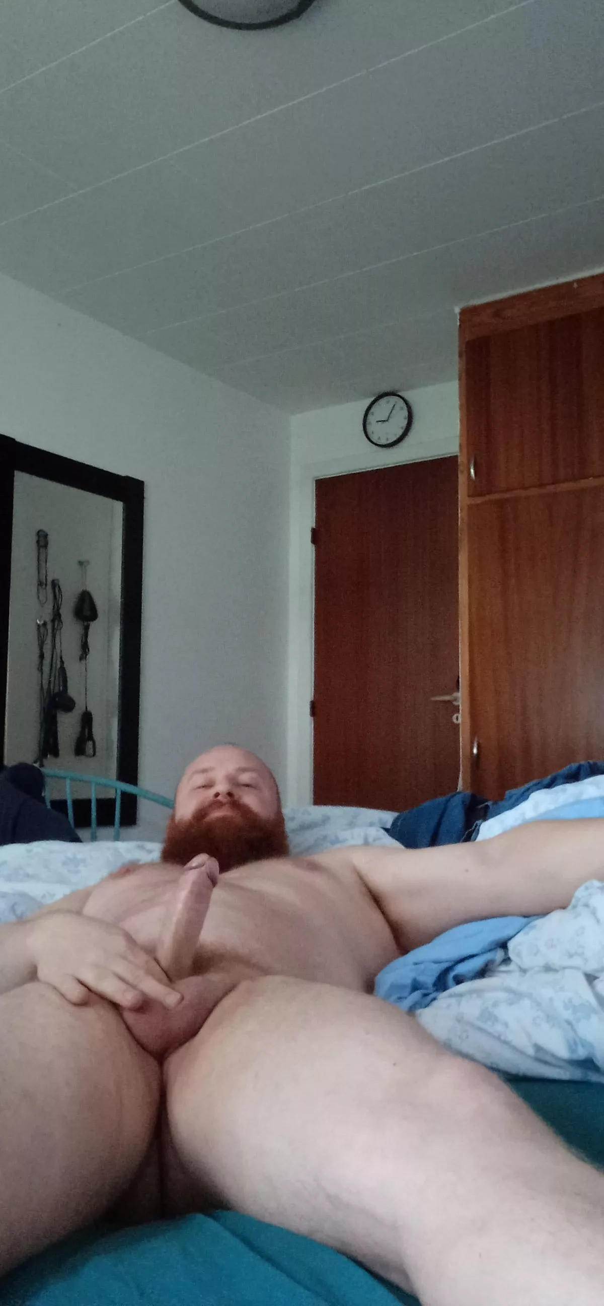 Wanna join a chubby daddy in bed 🤗😘