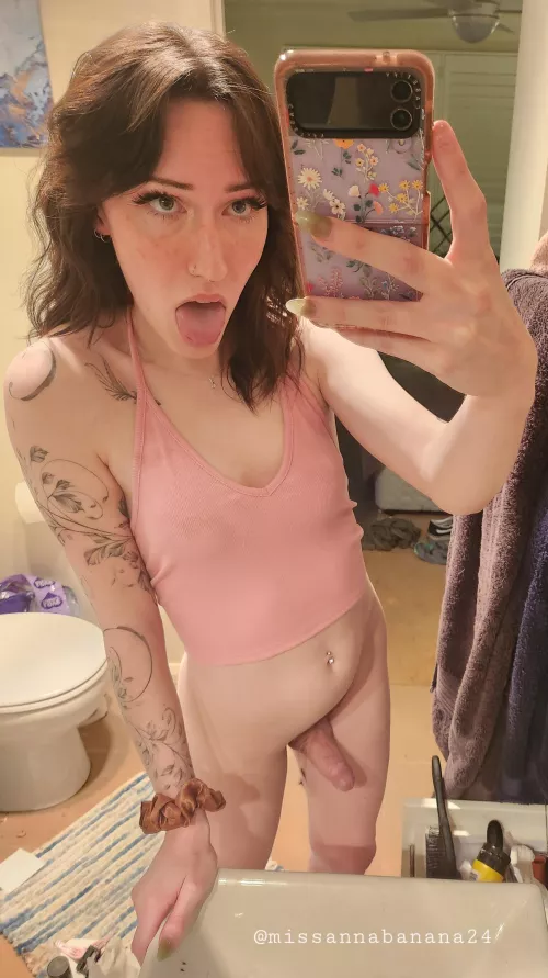 who wants to taste a girldick?