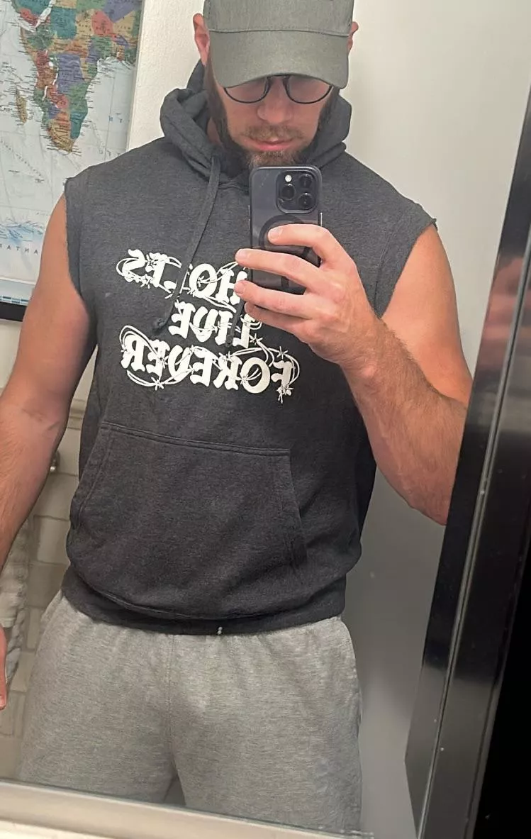 [34] bro you wanna wrestle? Guarantee I'll win 😎