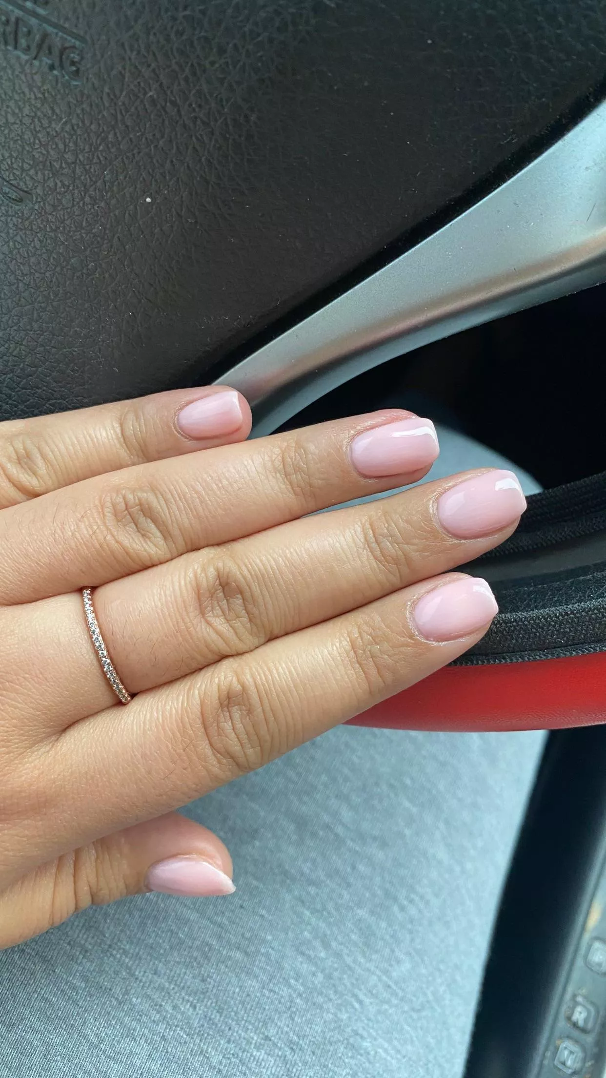 Absolutely nothing like a fresh manicure 💅🏽 🎀💖