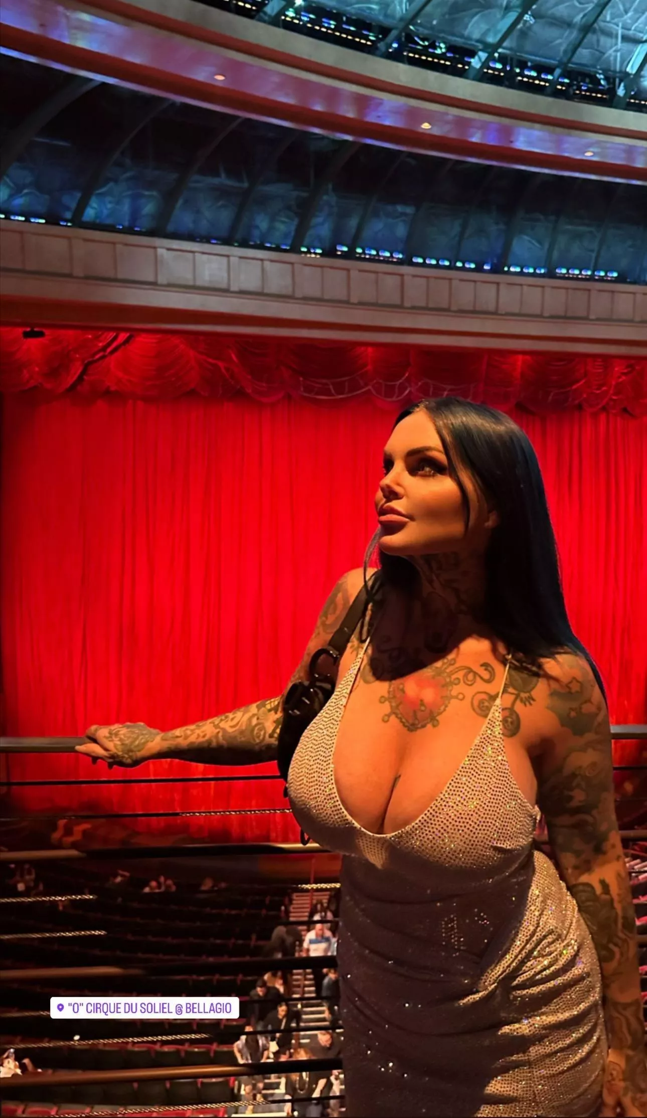 Cleavage with a view