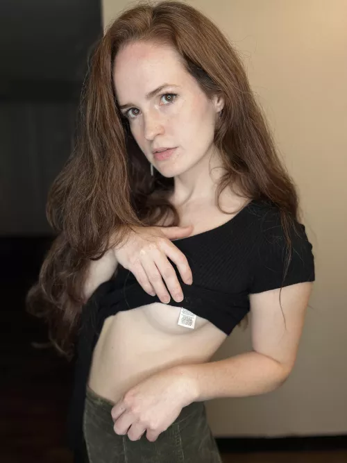 I tried to get a groundbreaking sideboob pic. My plans were foiled…