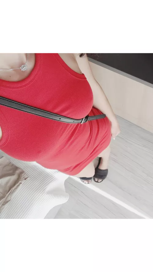 I would like to give my fiancée to a black bull to cum in her pussy