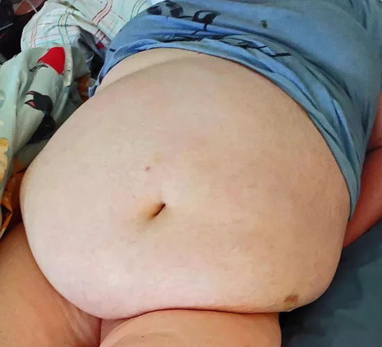 Just look how big and deep that belly button looks I wonder what you could do with it ?