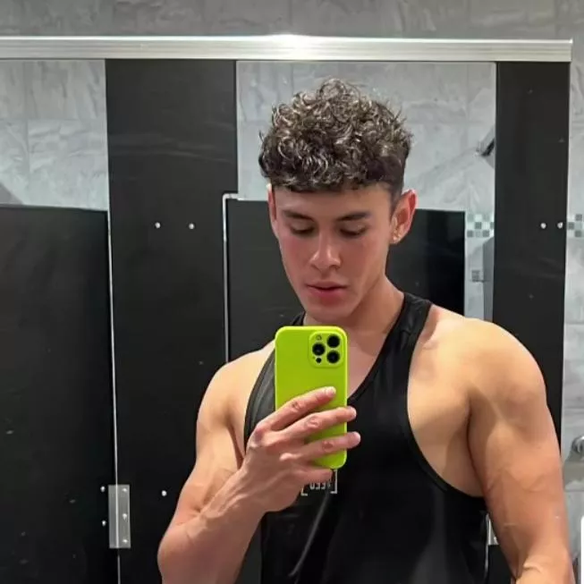 Just looking for some gaming friends 😌 Just looking for some gaming friends 😌