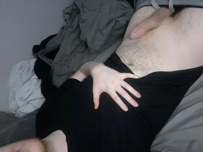 Just wanna spend all day in bed with a curvy goddess… fuck I’m so horny, just sit on my cock already