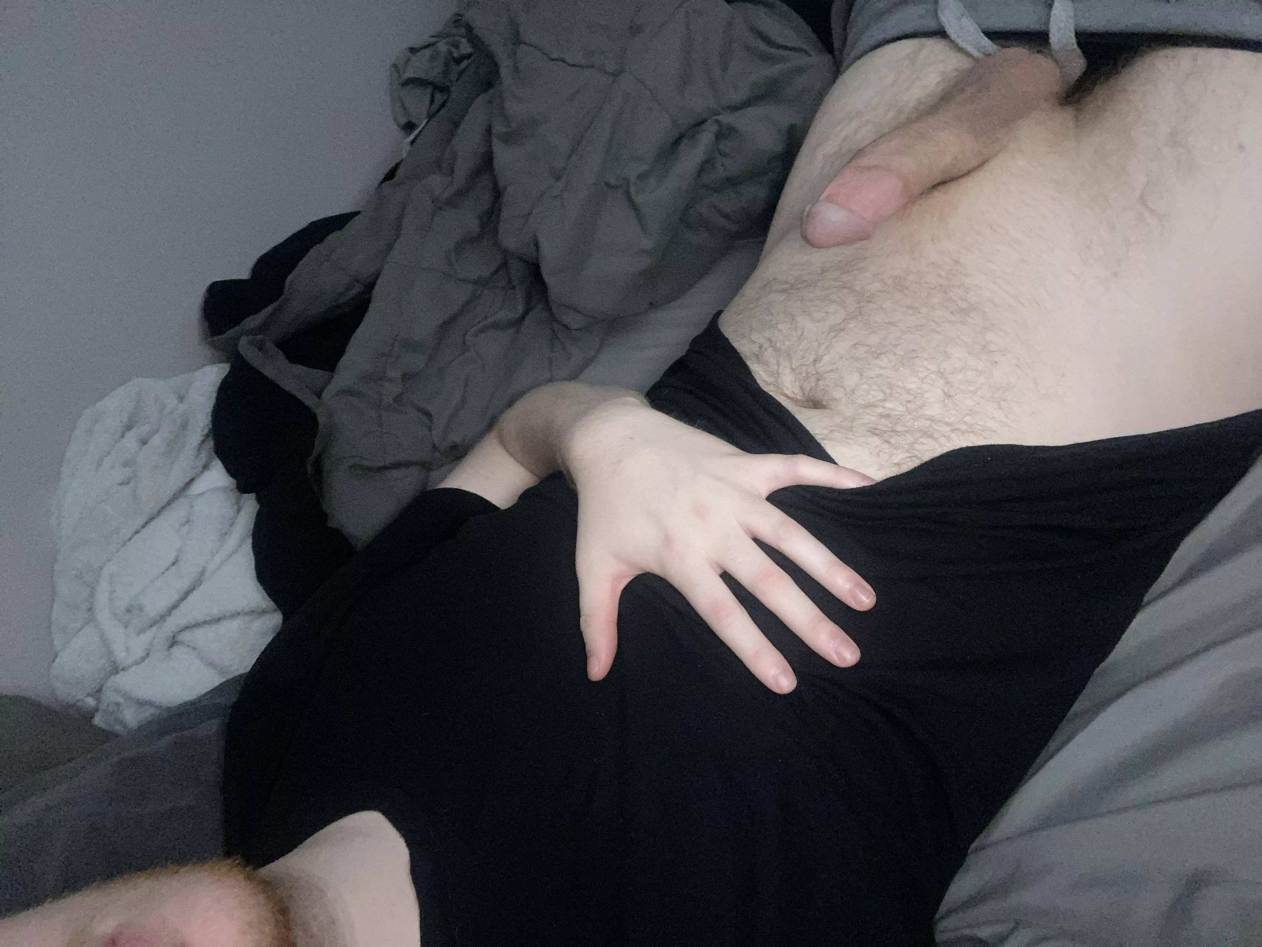 Just wanna spend all day in bed with a curvy goddess… fuck I’m so horny, just sit on my cock already