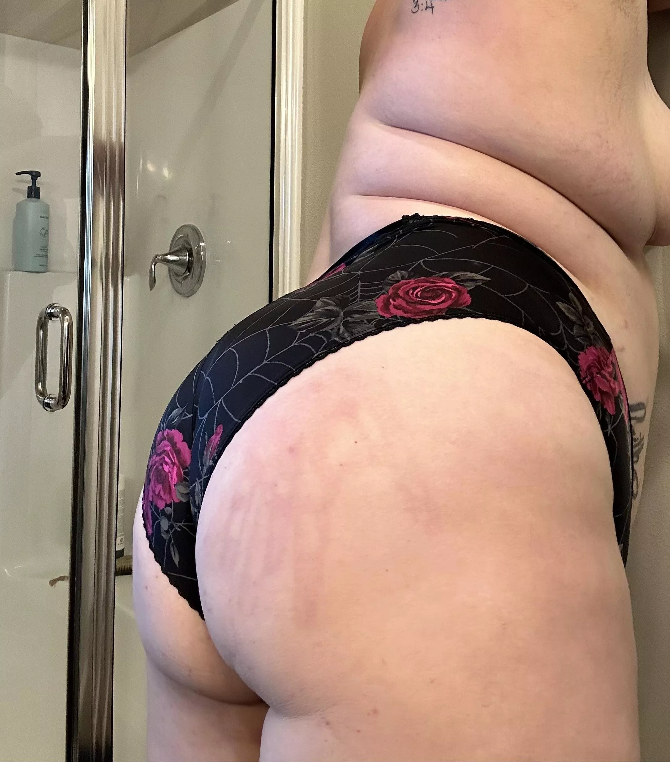 Love me some handprints 🍑