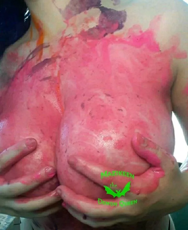 Make your contribution to my titty art