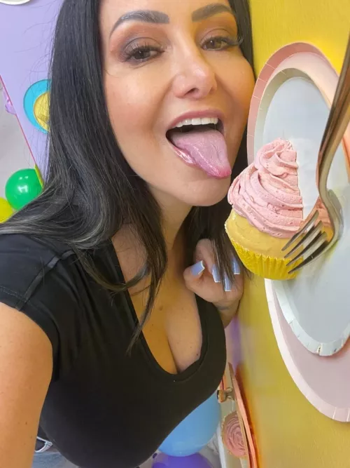 Mommy wants some cream