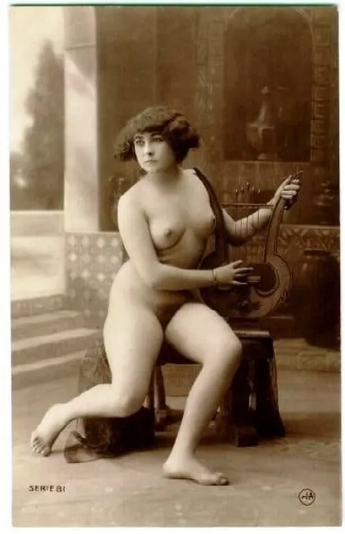 Sir, a pleasant evening spent with Lord and Lady Oppenshaw, who have have a minstrel to play a six stringed guitar during dinner. Enjoying this novelty, upon return to my house I do I employ a local musician from the village to accompany me in my study a