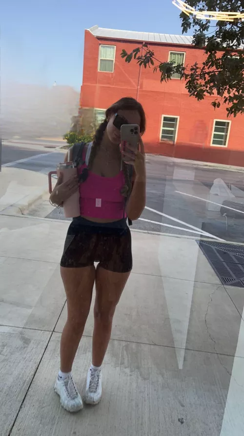 thick thigh gap😝😝