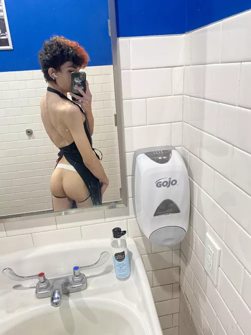 [19] Pizza boy anyone?:3