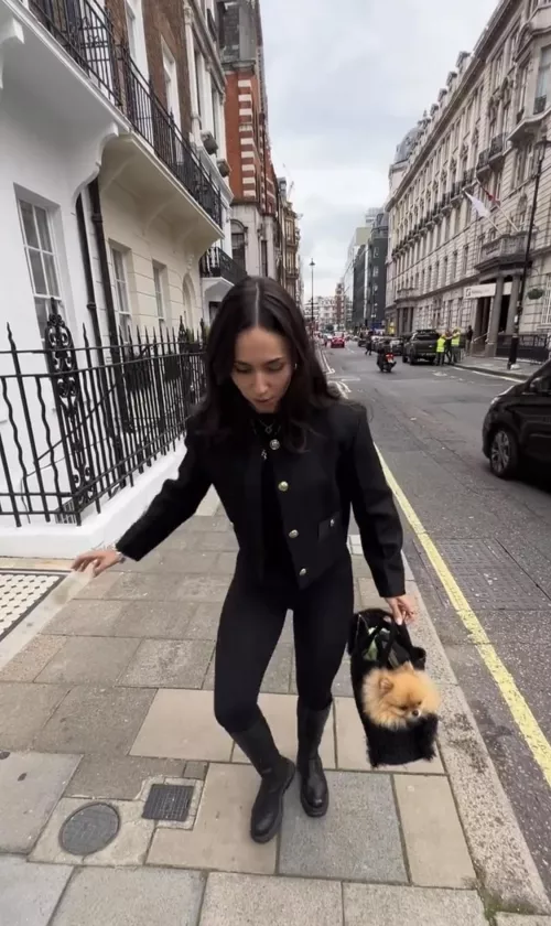 Can anyone identify these Russel and Bromley boots?