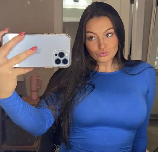 Can’t hide those knockers