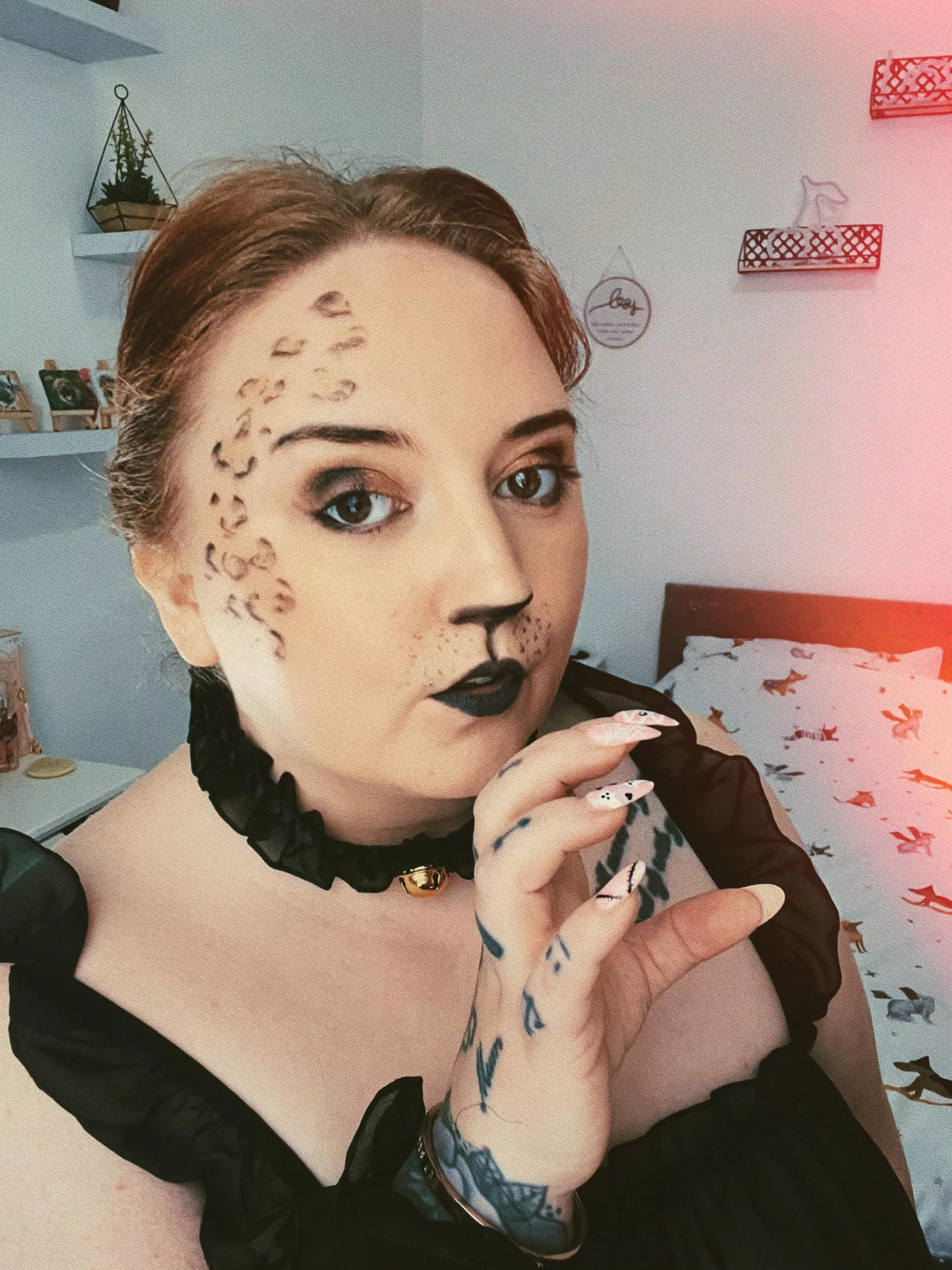 Halloween make up look today 😻