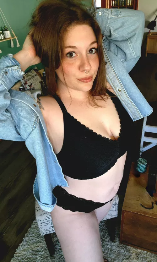 House clean ✔️ Supper stewing ✔️I guess all that's left is your BJ...