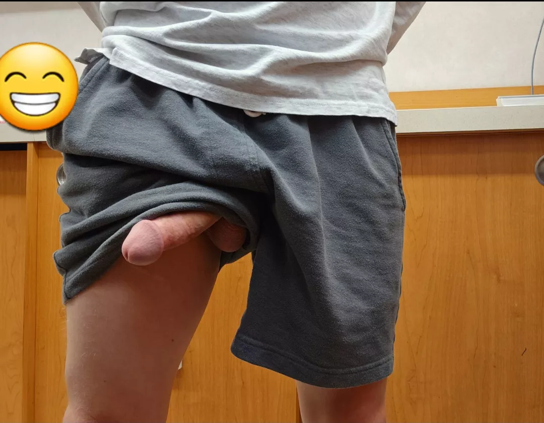 How am i supposed to work 😫[27]