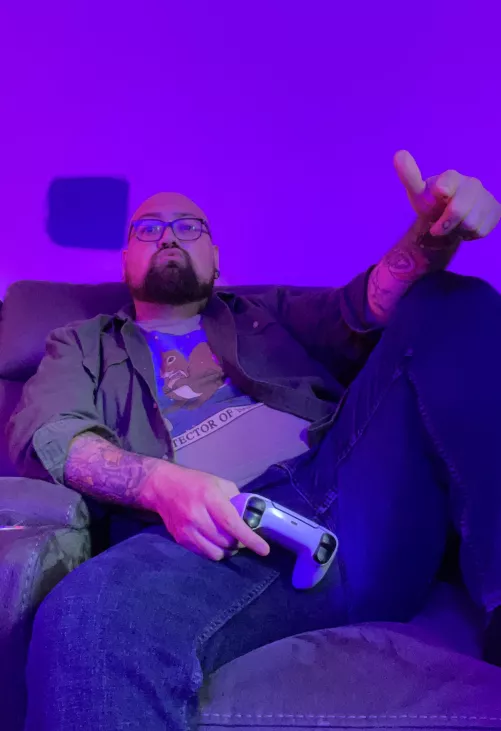 I need some gaymer friends to flame the toxics w/ π