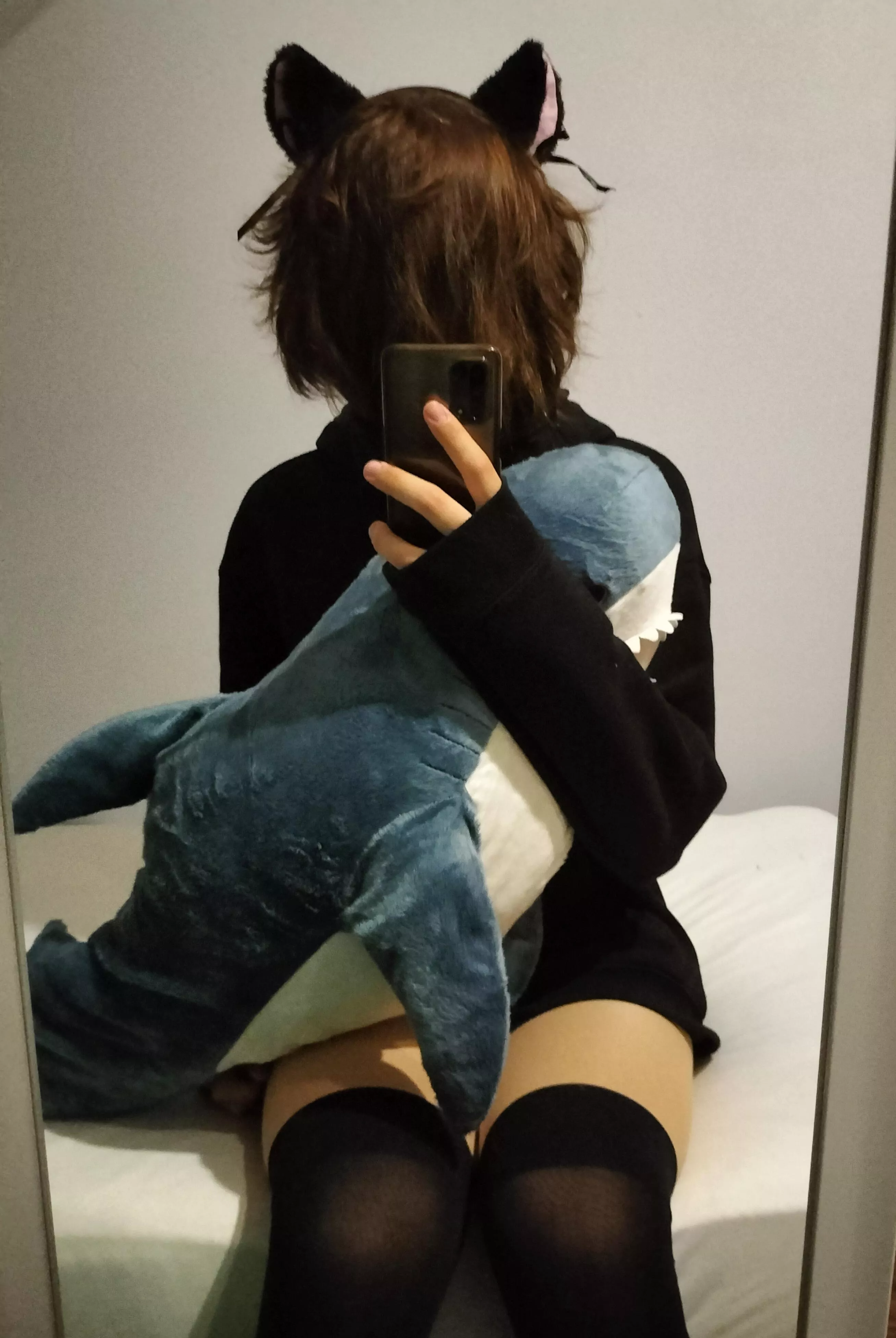 I waaaaaant cuddles :3