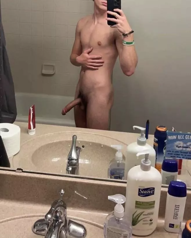 Message me for snap. Must have pics and be hung. (20)