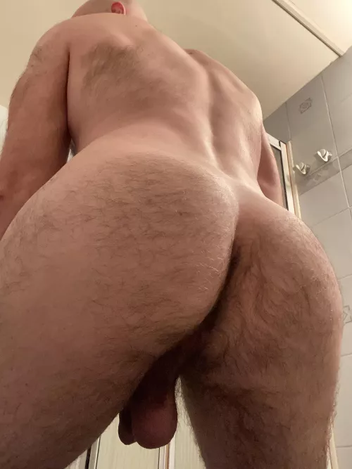 My hairy booty