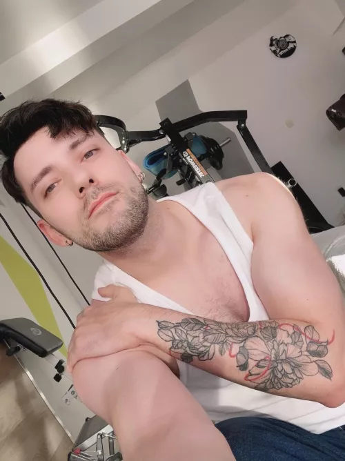 October, so I’m taking cuddle buddy/boyfriend applications😂