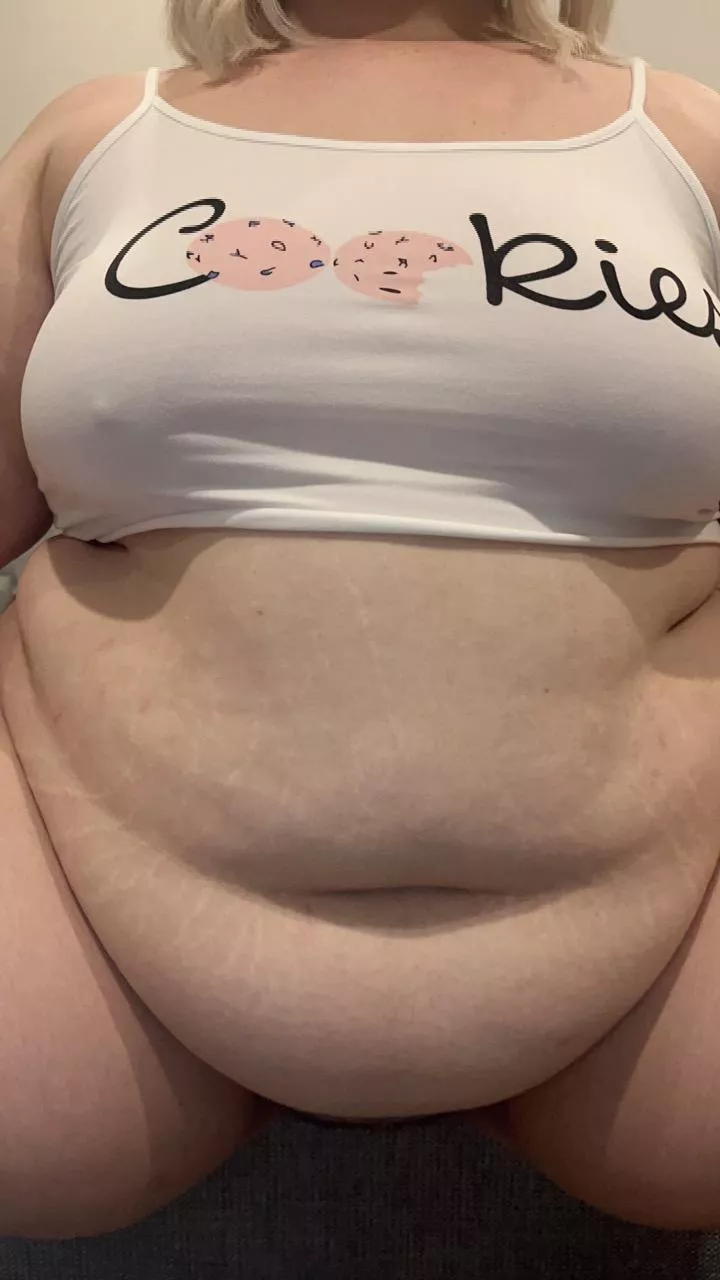 Should I keep eating and growing this gorgeous belly?