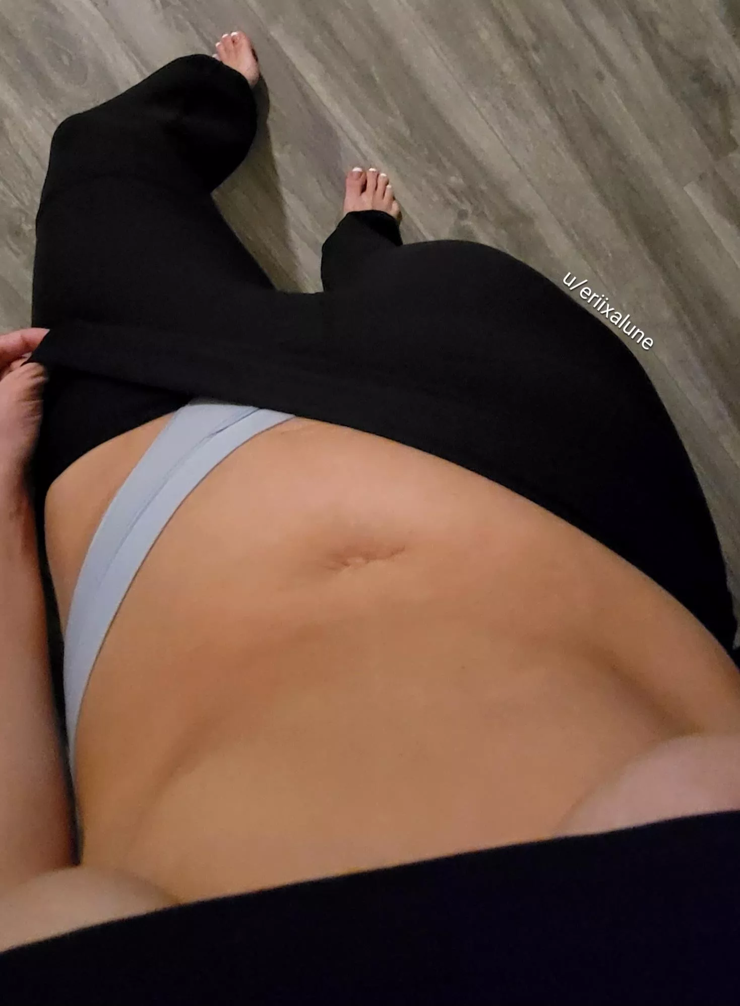 You know the drill... a little strip tease before I let you devour me🙃💋