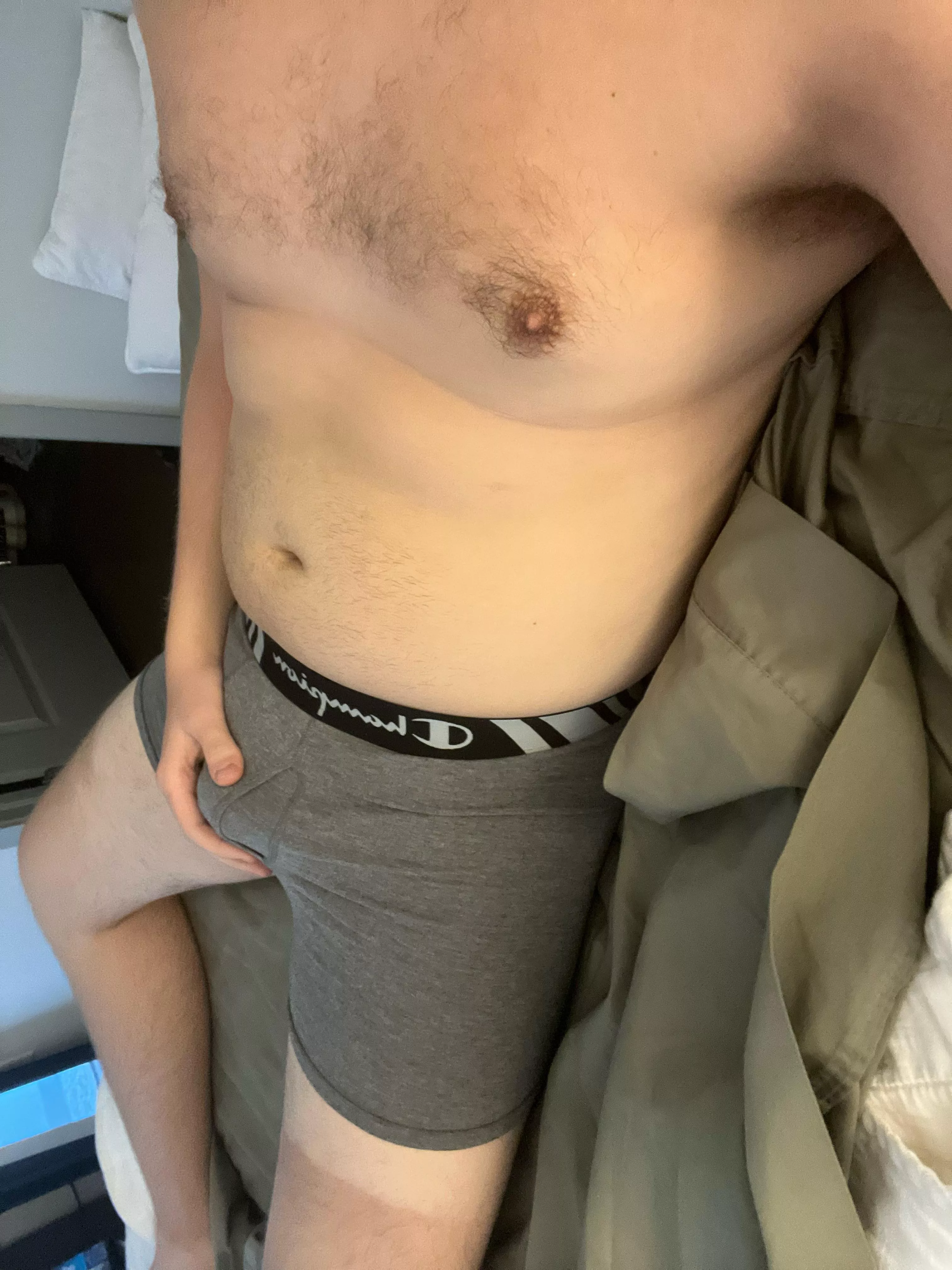 24 bored and horny looking for jerk buds to trade with. No face. can be verbal Snap: Fairpassion8