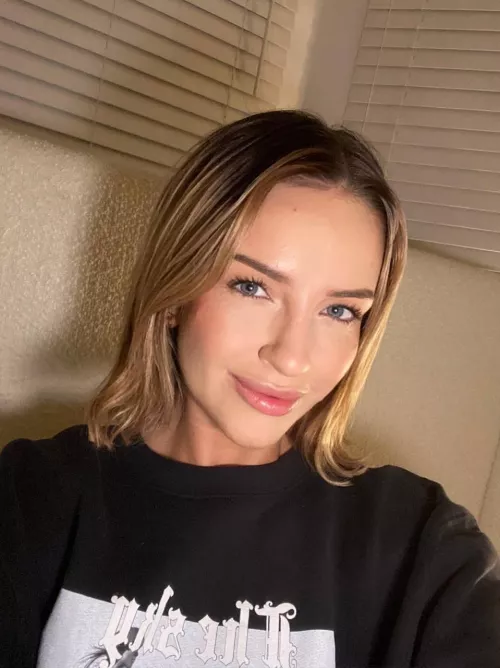 be honest Am I pretty classy ????