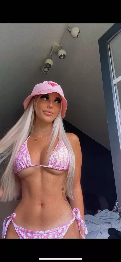 Close your eyes unless you want to be aroused.