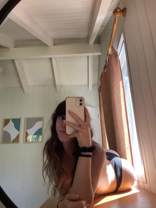 Come to me and take my pretty booty