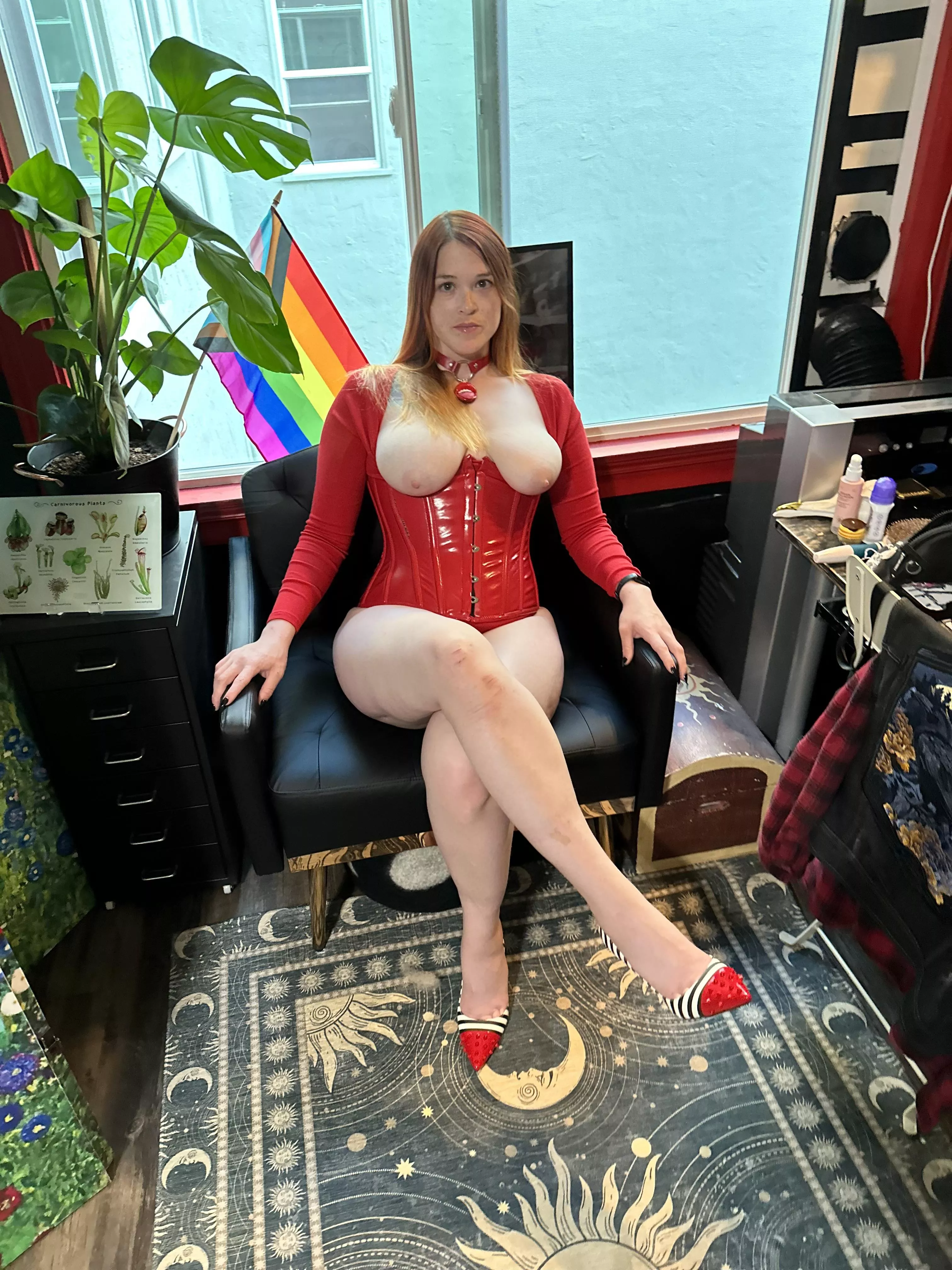 Do you like redheads with big tits and a thick ass?