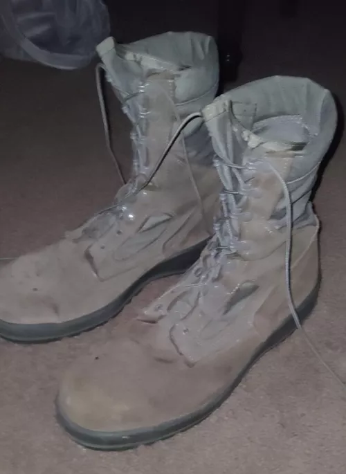 Got these from my friend's father, he's not sure how old these boots are. Can I get an ID on them?