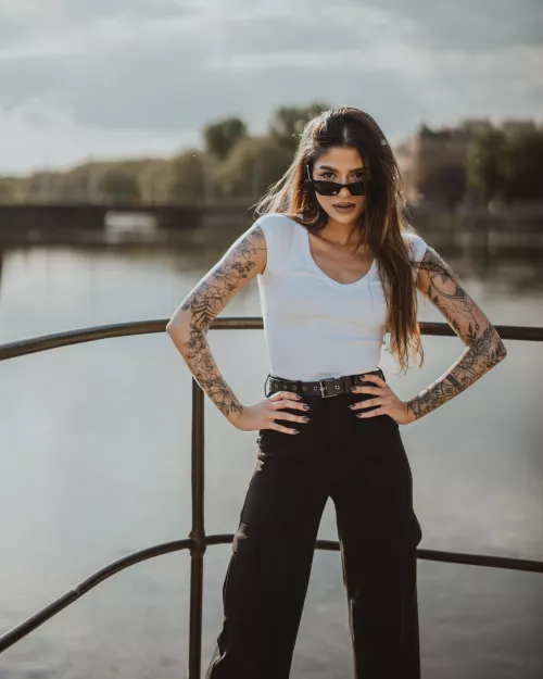 I have the tattooed body and I'm just 25F, sexy but not porn model.